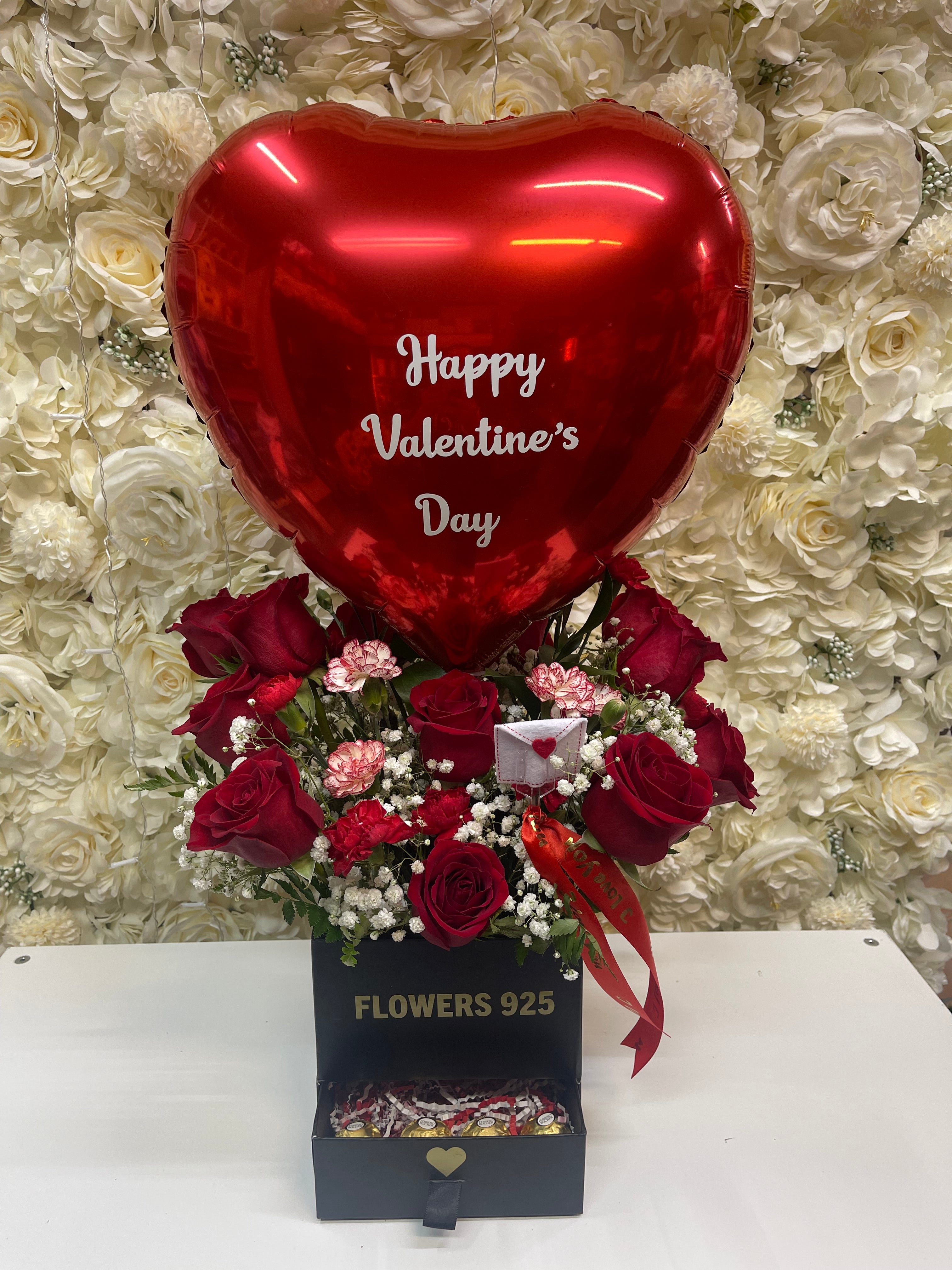 Balloon Box with chocolates