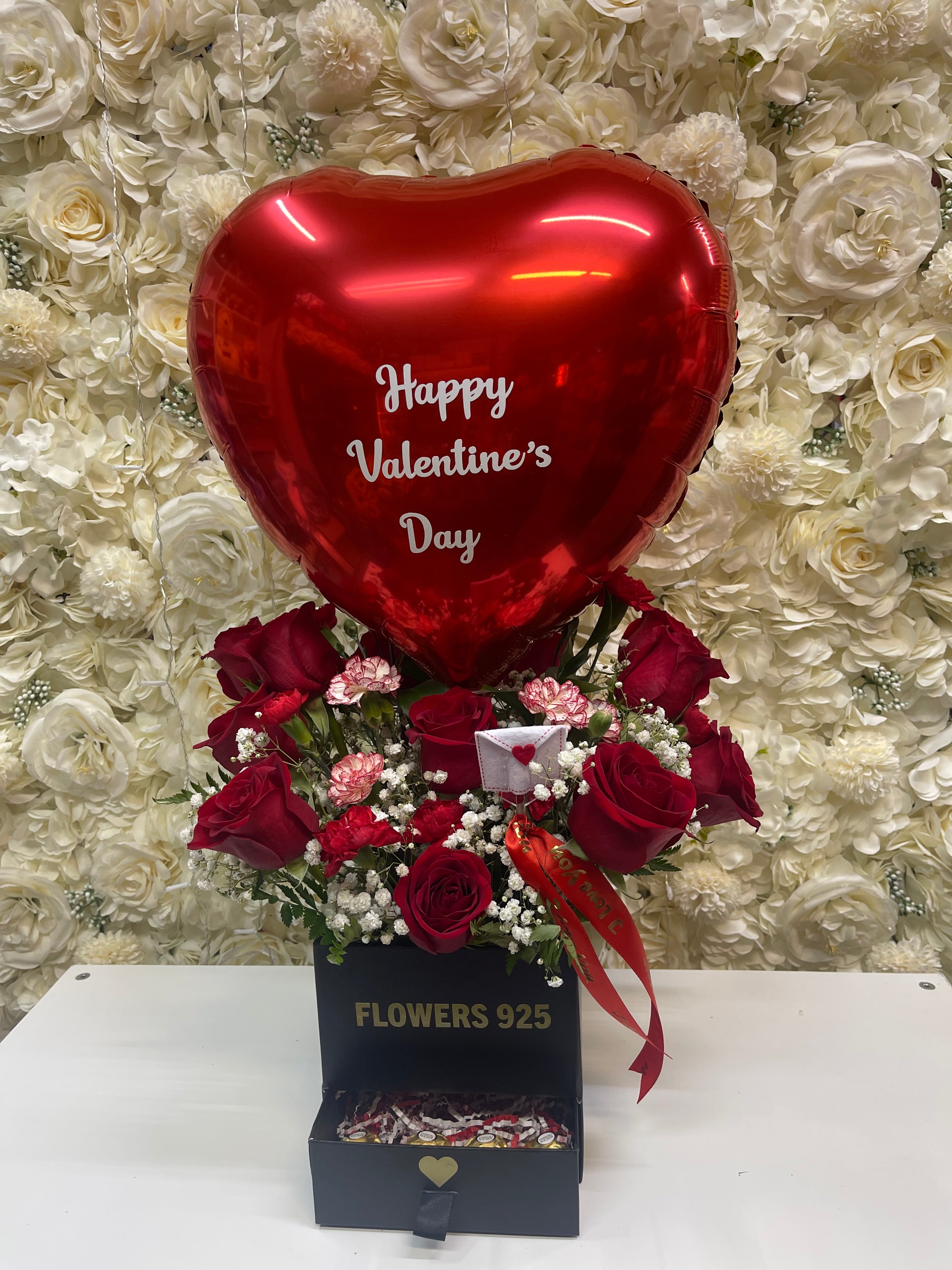 Balloon Box with chocolates